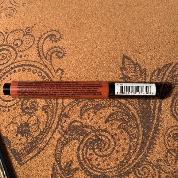 NEW- NYX Super Cliquey Matte Lipstick On the DL - Picture 2 of 4